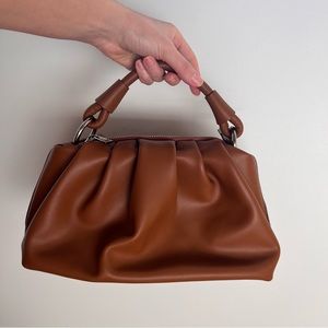 Vera Pella Leather Bag